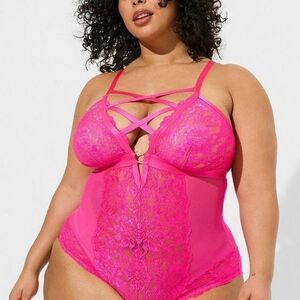 Pink Lace Chemise with Floral Detailing and Adjustable Straps